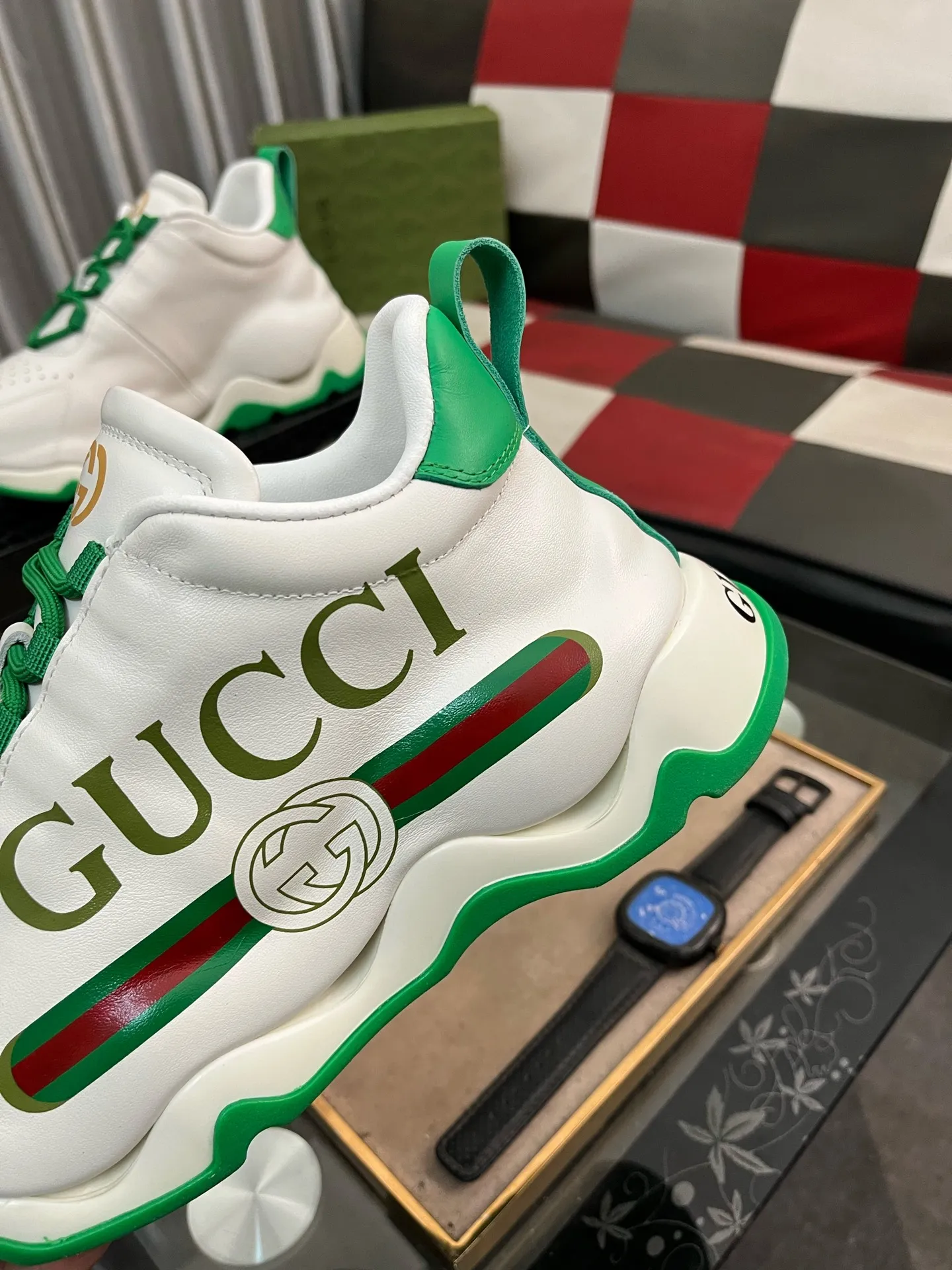 Men's shoes 💰640⌚️⌚️[Gucci] Gucci's latest casual men's shoes, welcome to 1:1 comparison, the most popular Hong Kong counter casual shoes, counter quality, support inspection, high-quality workmanship, the upper is made of Italian imported calfskin, breathable mesh insole original fashion sports outsole, casual fashion, high-end quality, size: 38-442️⃣Colors available
